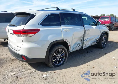 2017 Toyota Highlander Xle z USA, uszkodzony, nr VIN 5TDJZRFH1HS458893